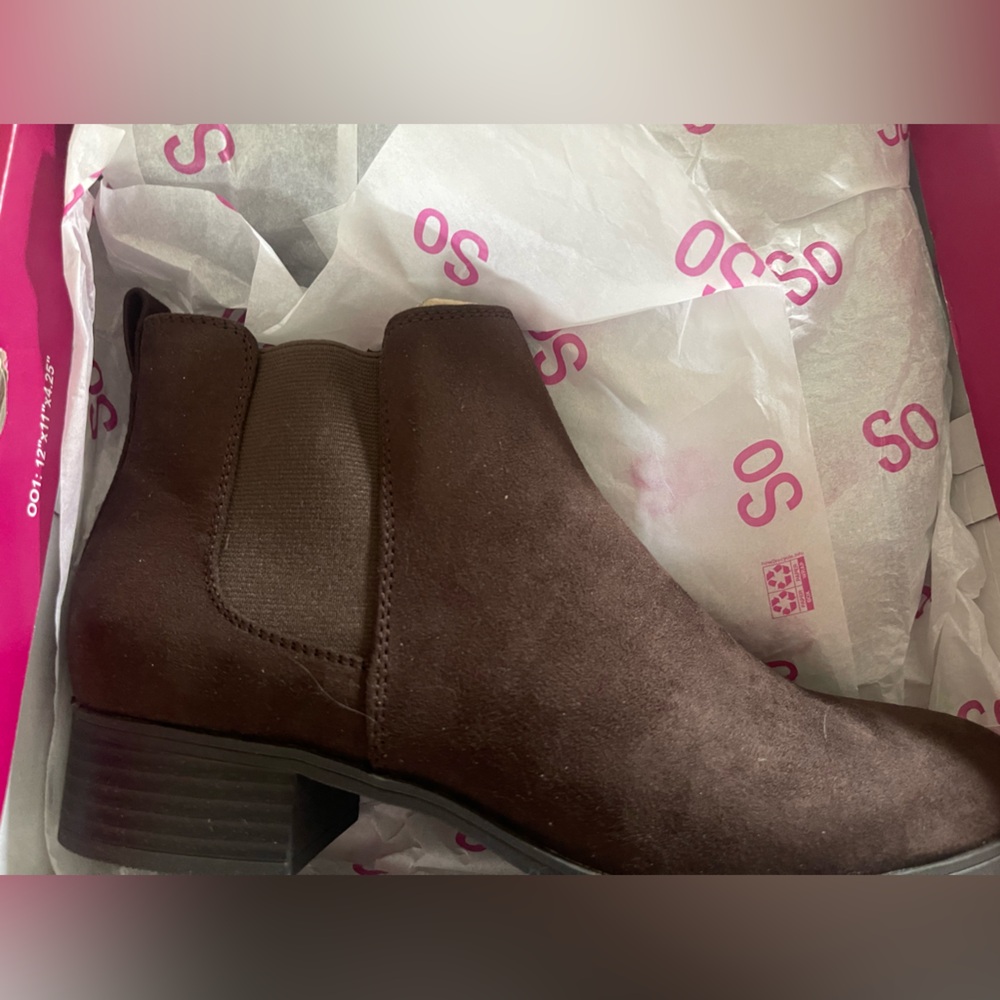 Women’s Ankle Boots, brand new in box with tags! Suede!